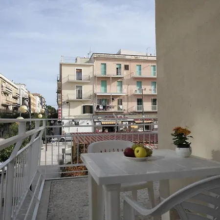 Dimora Del Corso-appartamenti Per Vacanze ヴィエステ
